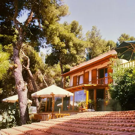 Sea-Side 3 Bedroom- Beach House Poros Town Exterior foto