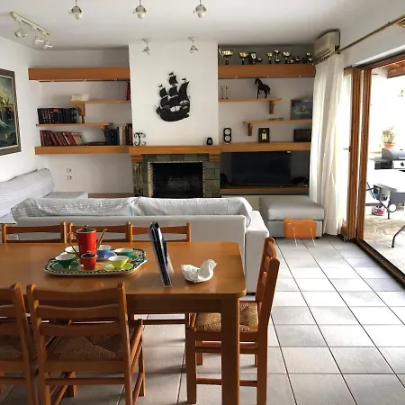 Sea-Side 3 Bedroom- Beach House Poros Town Exterior foto
