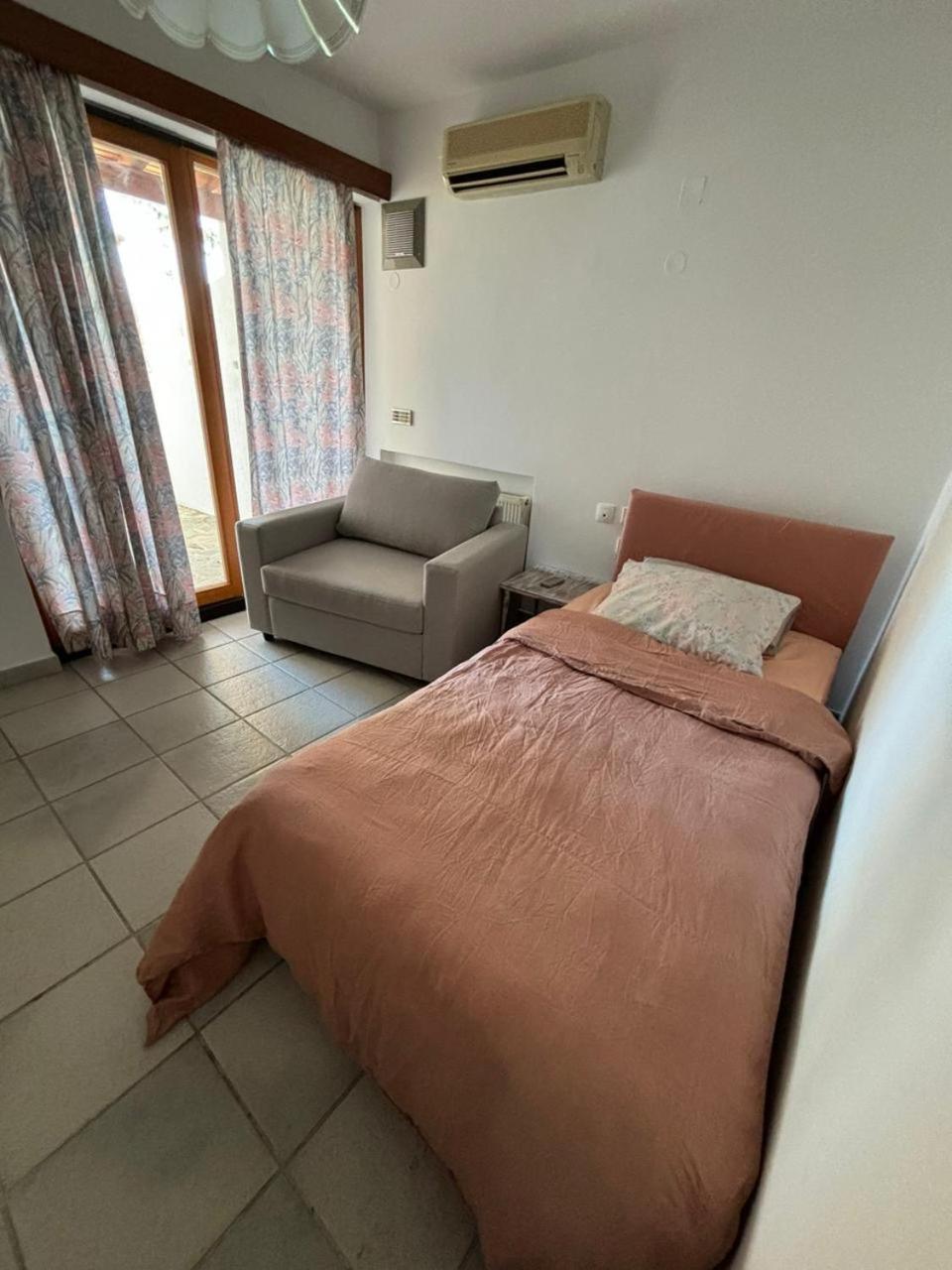 Sea-side 3 Bedroom- House *